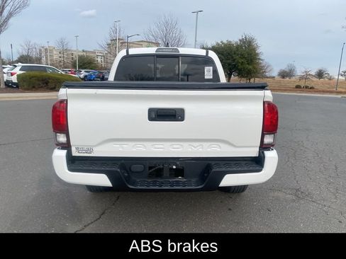 Used 2022 Toyota Tacoma SR w/ SR Convenience Package image 4