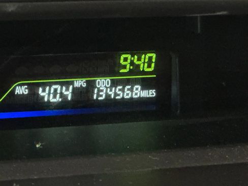 Used 2014 Toyota Prius V Three FWD image 26