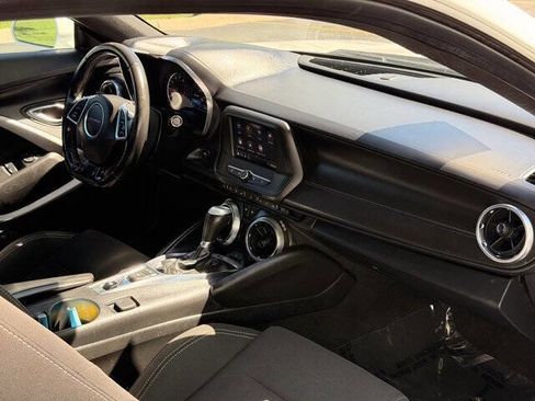 Used 2020 Chevrolet Camaro LT image 18