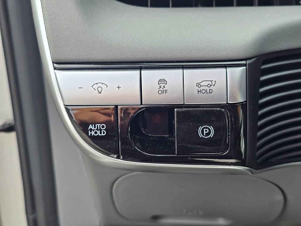 Used 2024 Hyundai Ioniq 5 Limited AWD/4WD image 33
