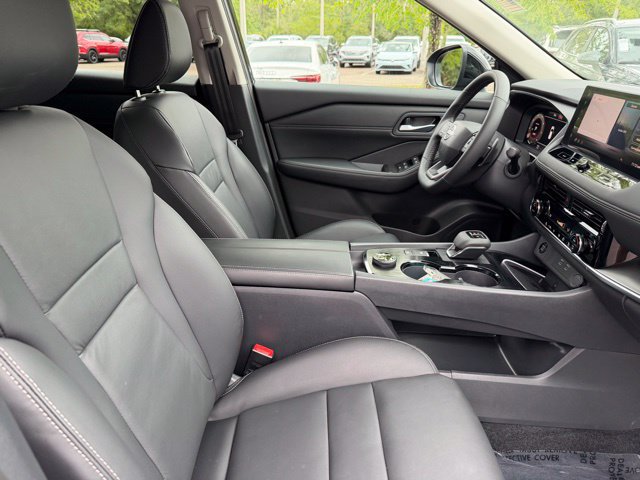 Certified 2026 Nissan Rogue SL AWD/4WD image 9