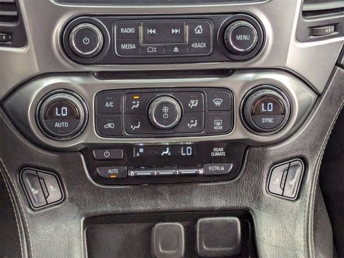 Used 2016 Chevrolet Suburban LT image 21