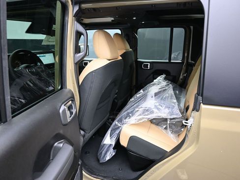 New 2026 Jeep Gladiator Willys AWD/4WD image 26
