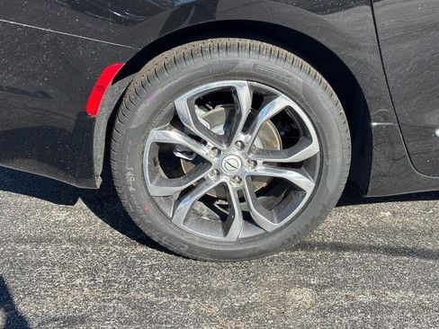 New 2026 Chrysler Pacifica Pinnacle image 4