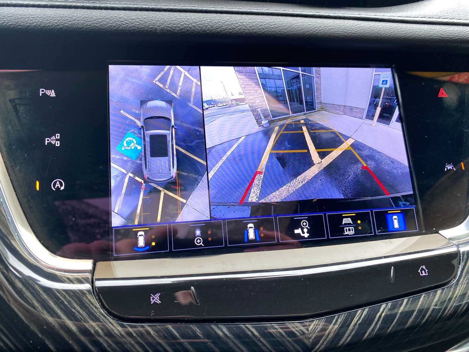 Used 2023 Cadillac XT6 Premium Luxury w/ Technology Package AWD/4WD image 20