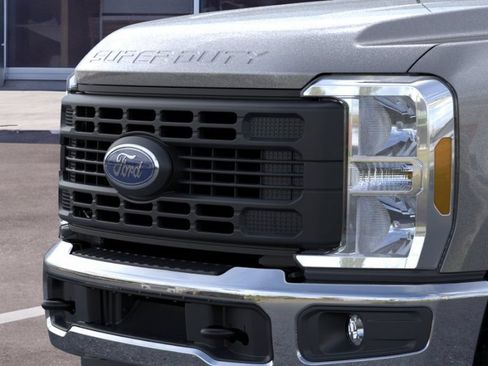New 2026 Ford F250 XL w/ XL Chrome Package AWD/4WD image 17