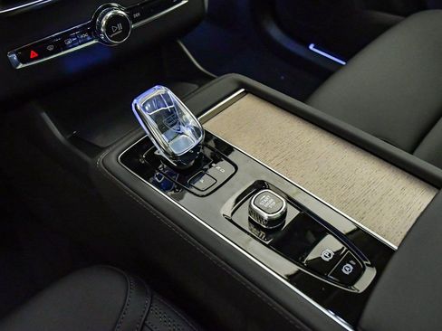 New 2026 Volvo XC90 B5 Core image 23