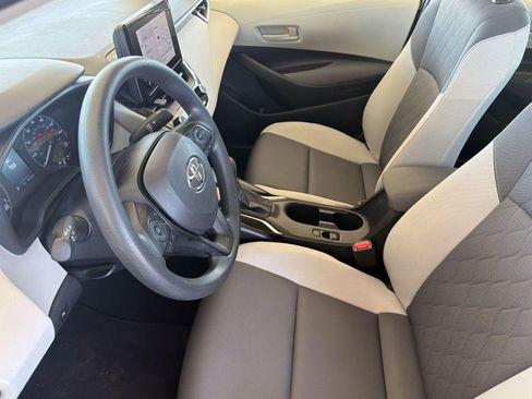 Used 2025 Toyota Corolla LE image 5
