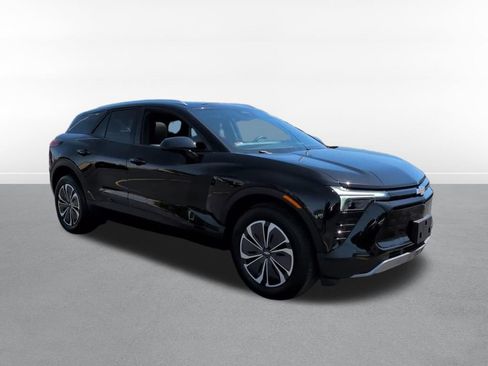 Used 2024 Chevrolet Blazer EV LT AWD/4WD image 3