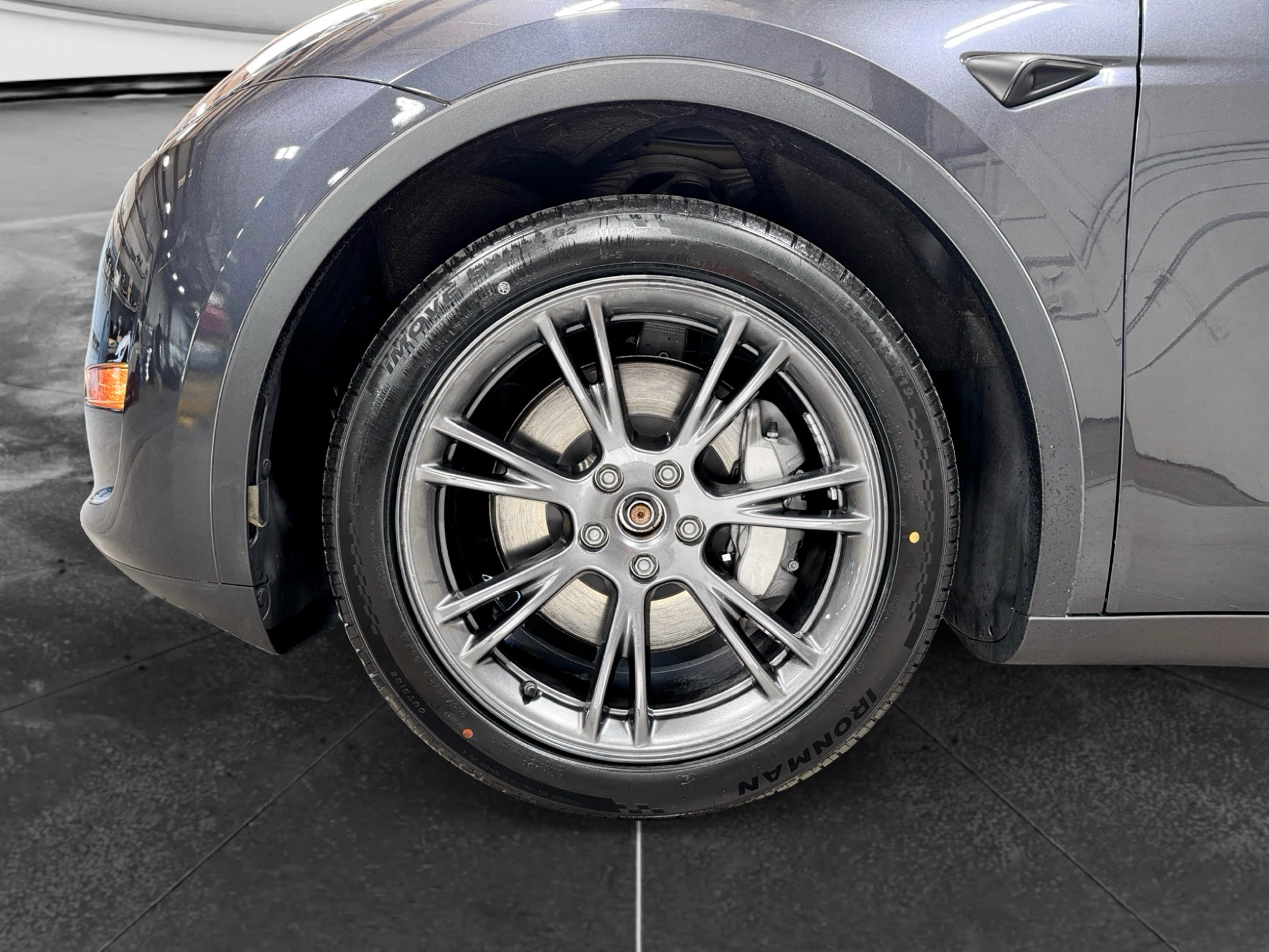 Used 2024 Tesla Model Y Long Range AWD/4WD image 30