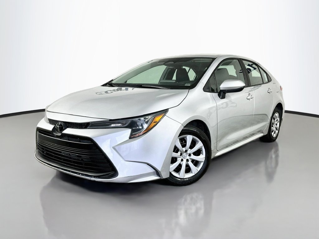 Used 2024 Toyota Corolla LE FWD image 3