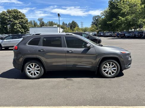 Used 2015 Jeep Cherokee Limited AWD/4WD image 6