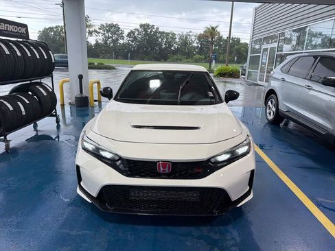 Used 2024 Honda Civic Type R image 4