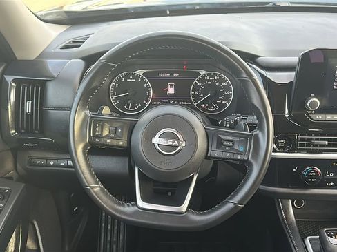Used 2025 Nissan Pathfinder SV FWD image 22