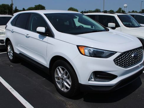 Used 2023 Ford Edge SEL w/ Convenience Package AWD/4WD image 3