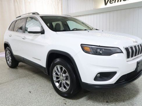 Used 2020 Jeep Cherokee Latitude Plus w/ Cold Weather Group AWD/4WD image 5