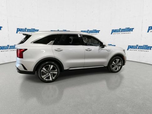 Used 2024 Kia Sorento EX w/ Panoramic Sunroof Package AWD/4WD image 12