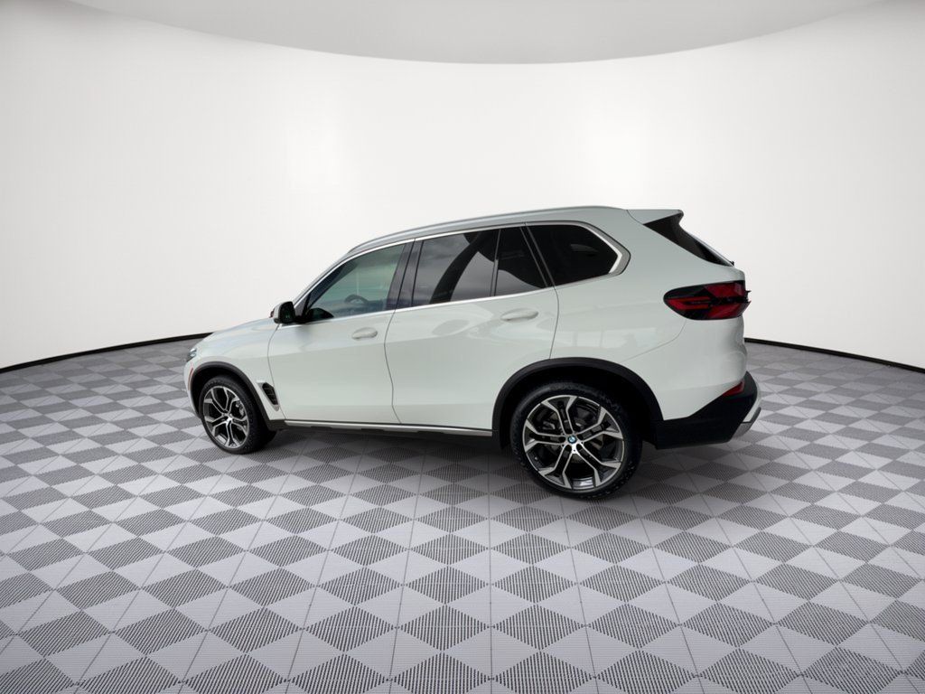 Used 2026 BMW X5 sDrive40i RWD image 2