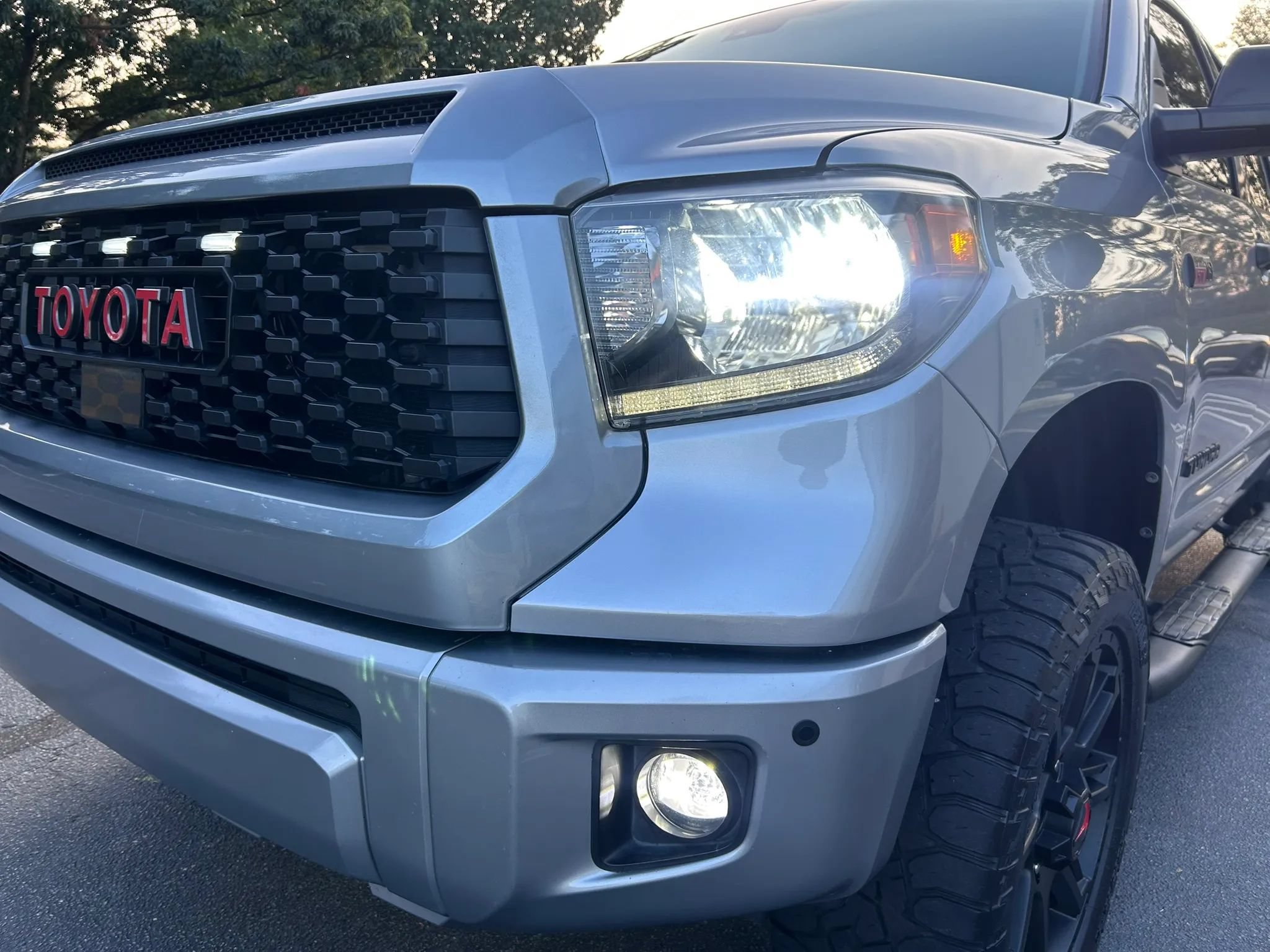 Used 2018 Toyota Tundra SR5 w/ SR5 Upgrade Package RWD image 18