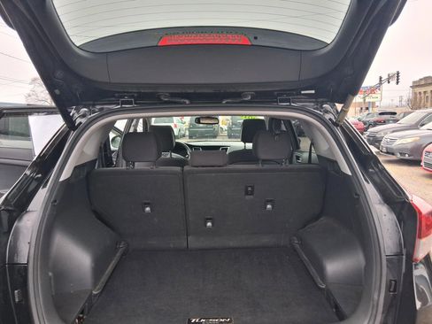 Used 2018 Hyundai Tucson Value w/ Cargo Package image 17