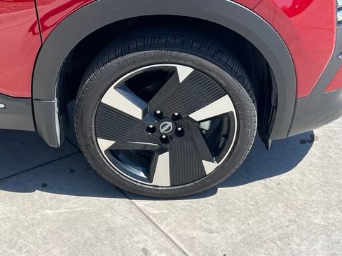 Used 2025 Nissan Kicks SR FWD image 6