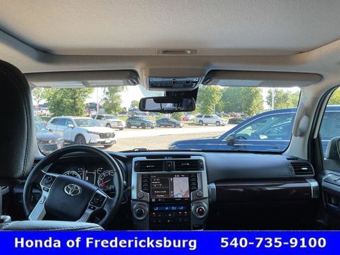 Used 2023 Toyota 4Runner Limited AWD/4WD image 43