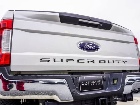 Used 2018 Ford F350 Lariat w/ Lariat Ultimate Package image 12