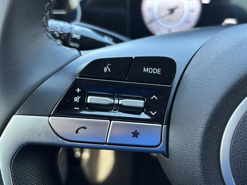 Certified 2025 Hyundai Elantra Limited image 27