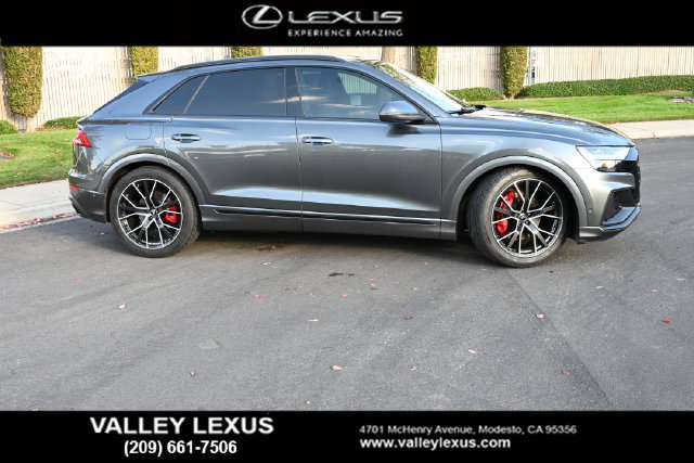 Used 2019 Audi Q8 Prestige w/ Luxury Package AWD/4WD image 3