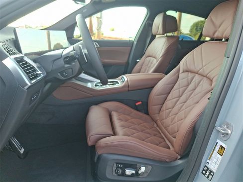 New 2026 BMW X6 xDrive40i w/ Executive Package image 11