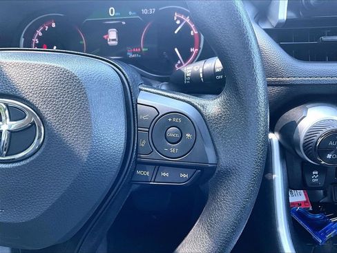 Used 2025 Toyota RAV4 XLE AWD/4WD image 24