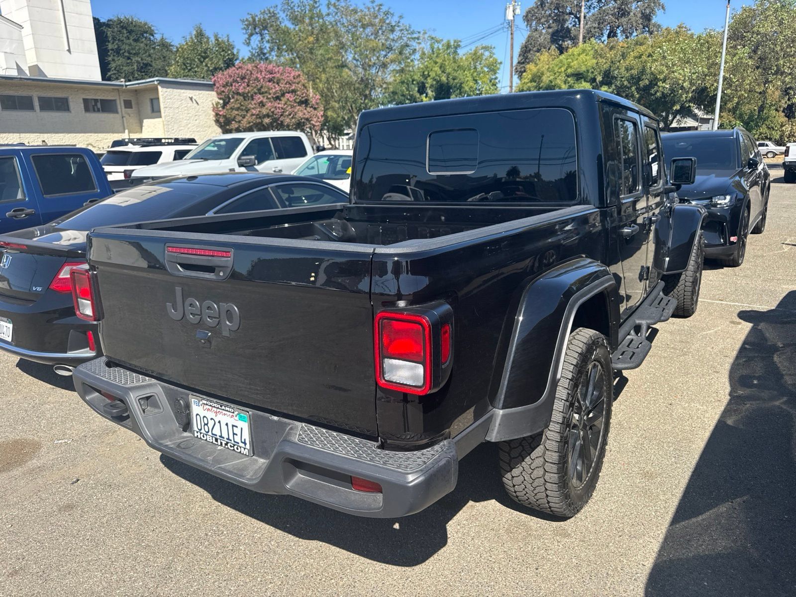 Certified 2025 Jeep Gladiator Sport AWD/4WD image 3