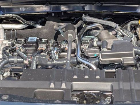 Certified 2025 Nissan Kicks SR image 22