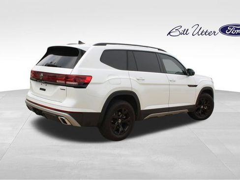 Used 2024 Volkswagen Atlas Peak Edition SEL AWD/4WD image 5