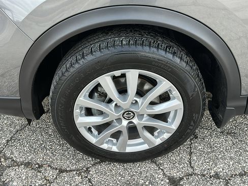 Certified 2022 Nissan Rogue Sport SV image 9