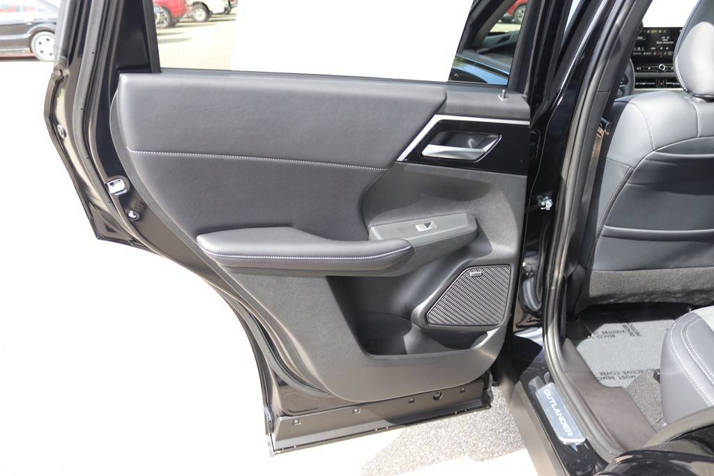 New 2026 Mitsubishi Outlander SE AWD/4WD image 14