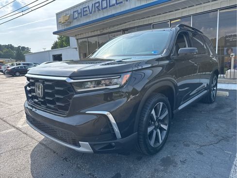 Used 2024 Honda Pilot Touring image 5