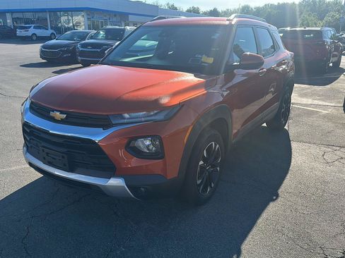 Used 2023 Chevrolet TrailBlazer LT w/ Convenience Package AWD/4WD image 6