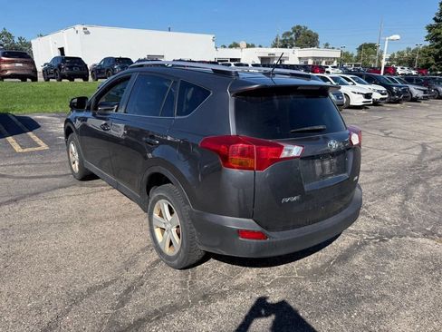 Used 2014 Toyota RAV4 XLE FWD image 2