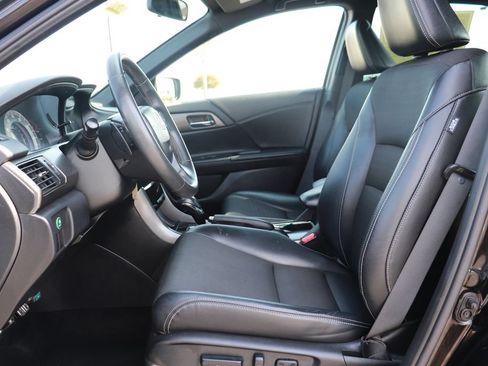 Used 2016 Honda Accord Sport image 11