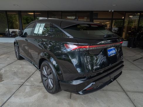 Used 2024 Nissan Ariya AWD image 5