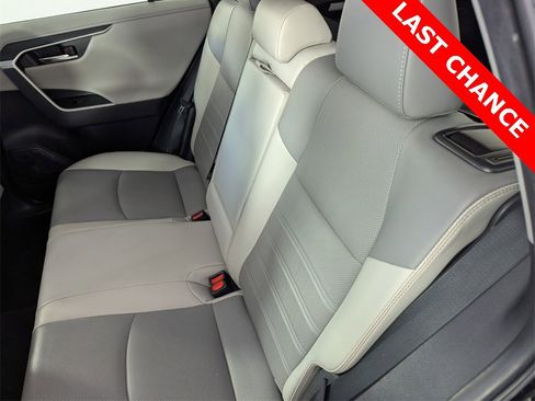Used 2022 Toyota RAV4 Limited image 16