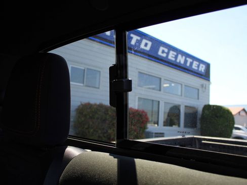 Used 2023 Nissan Frontier PRO-4X image 48