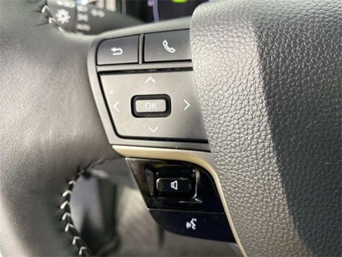 Used 2026 Toyota Camry SE w/ Convenience Package image 17