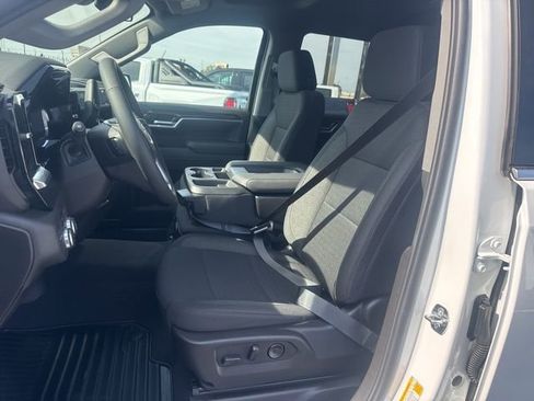 New 2026 GMC Sierra 1500 SLE w/ Preferred Package image 14