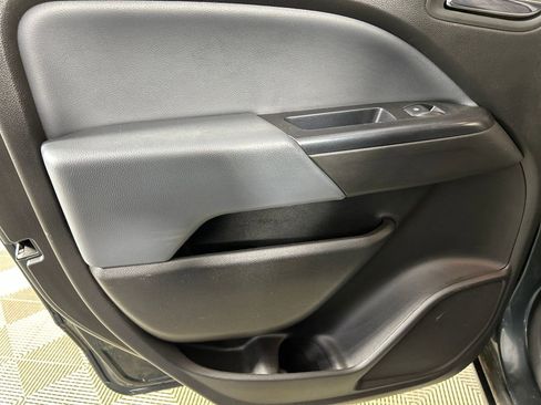 Used 2017 Chevrolet Colorado Z71 image 17