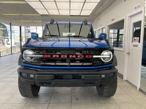 Used 2022 Ford Bronco Outer Banks w/ Sasquatch Package AWD/4WD image 2
