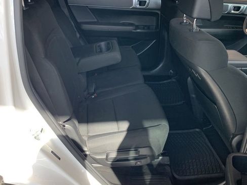 Used 2024 Hyundai Santa Fe SE AWD/4WD image 11