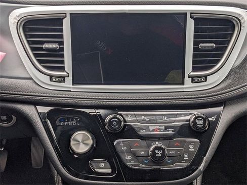 New 2026 Chrysler Pacifica Limited w/ S Appearance Package image 15