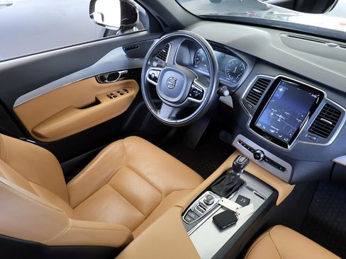 Used 2018 Volvo XC90 T5 Momentum w/ Convenience Package AWD/4WD image 15